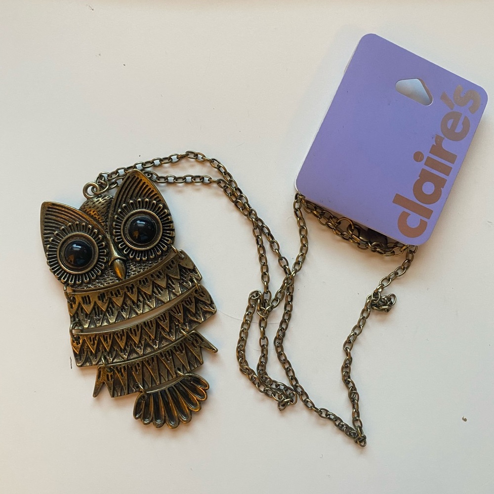 BRAND NEW Owl Necklace!!